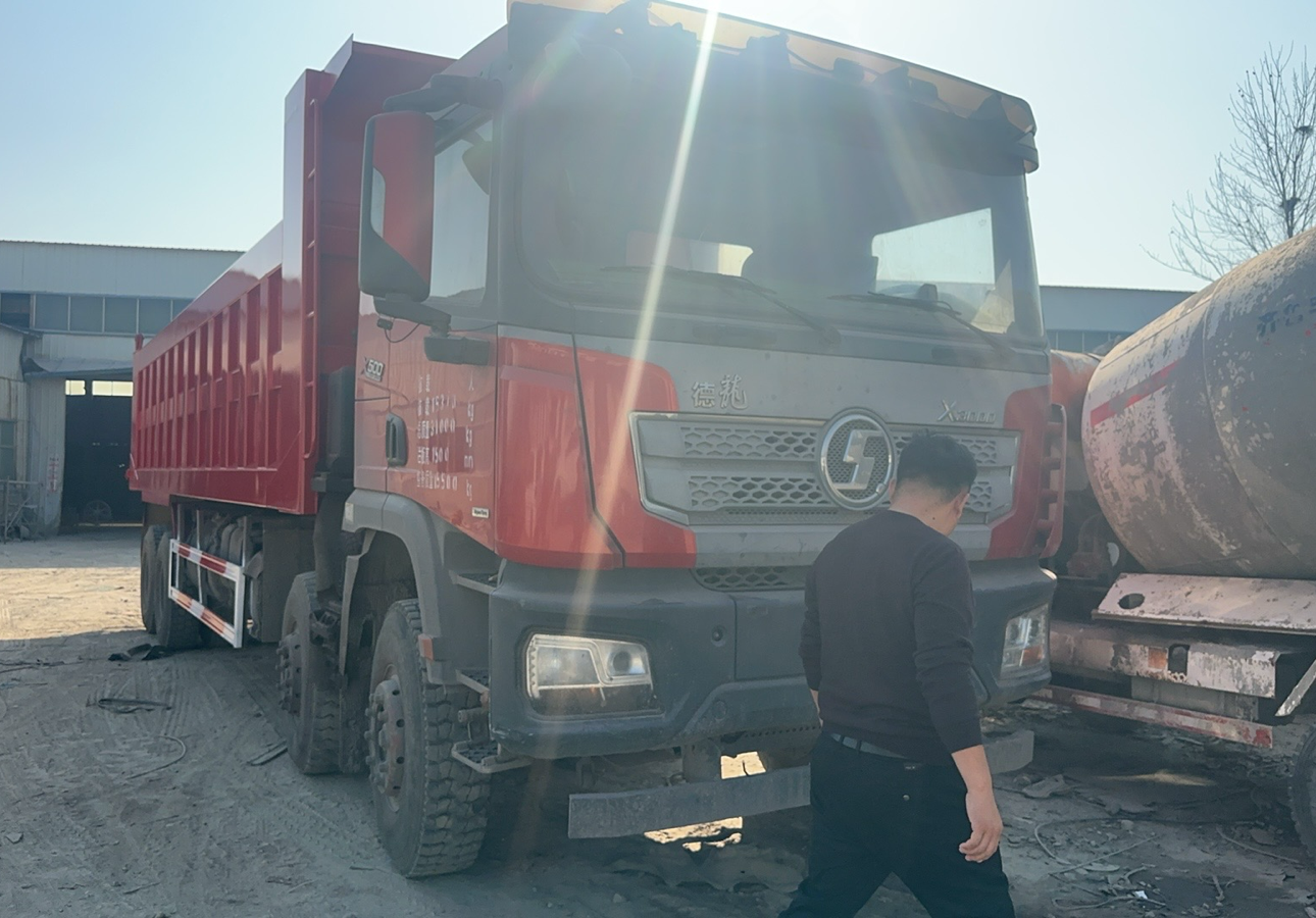 陕汽 德龙X3000 500马力 8×4 自卸车