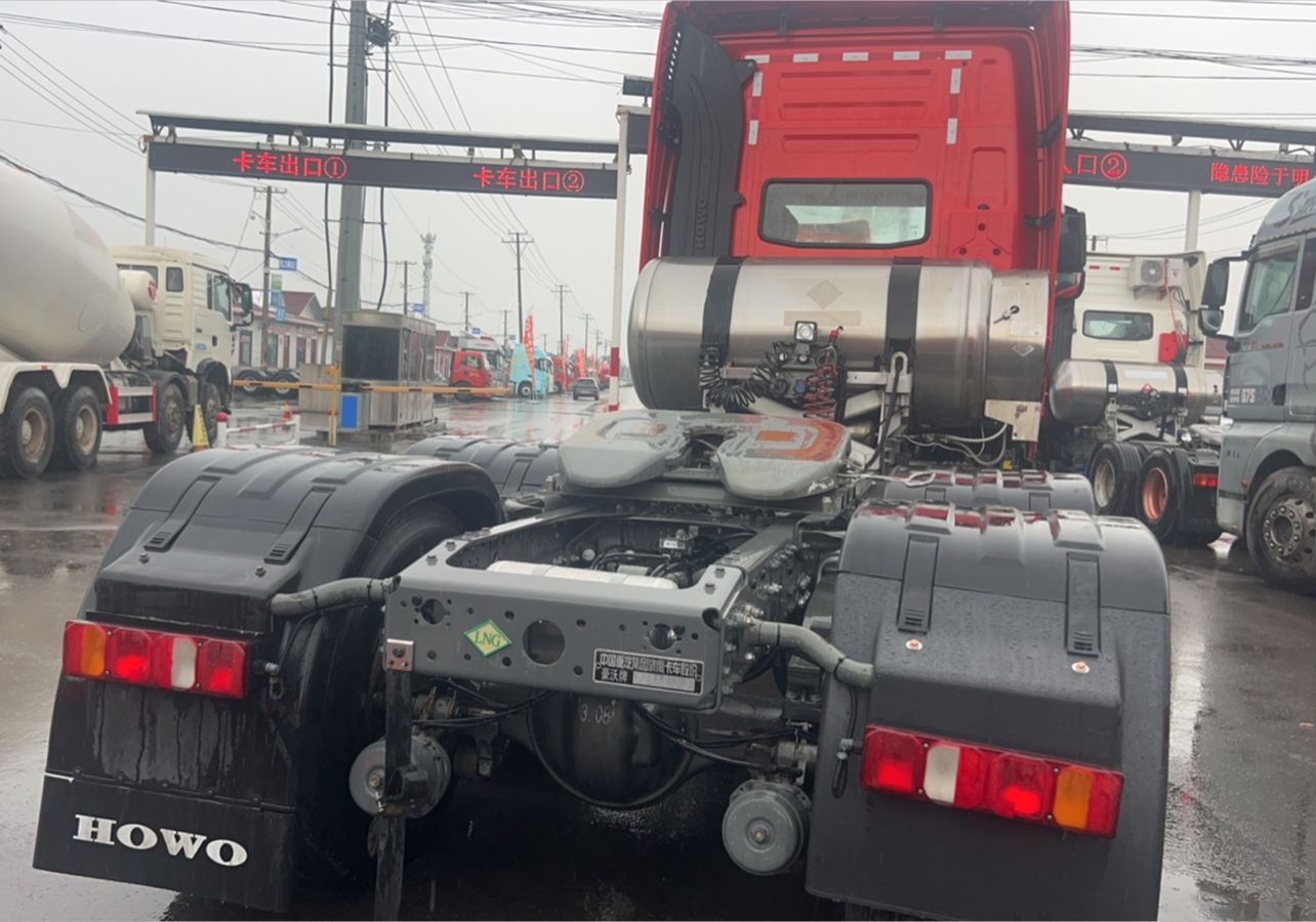 重汽豪沃 HOWO TH7 460马力 6×4 牵引车 2