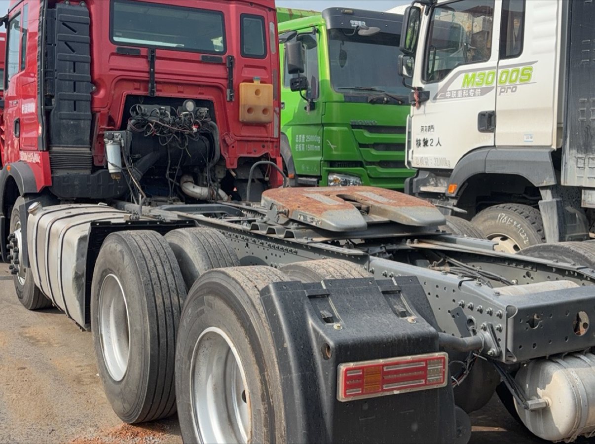 重汽豪沃 HOWO TX 460马力 6×4 牵引车 2