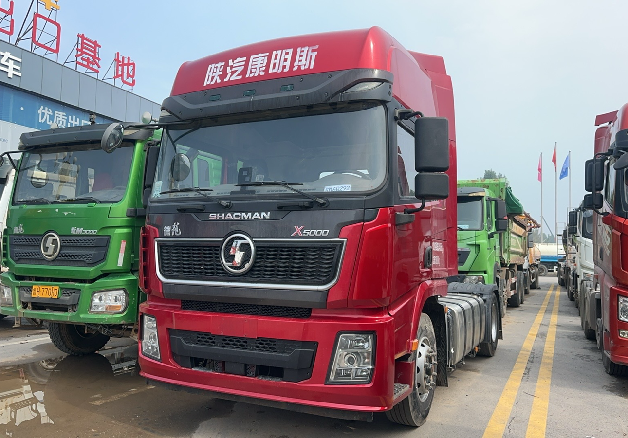 陕汽 德龙X5000 490马力 4×2 牵引车