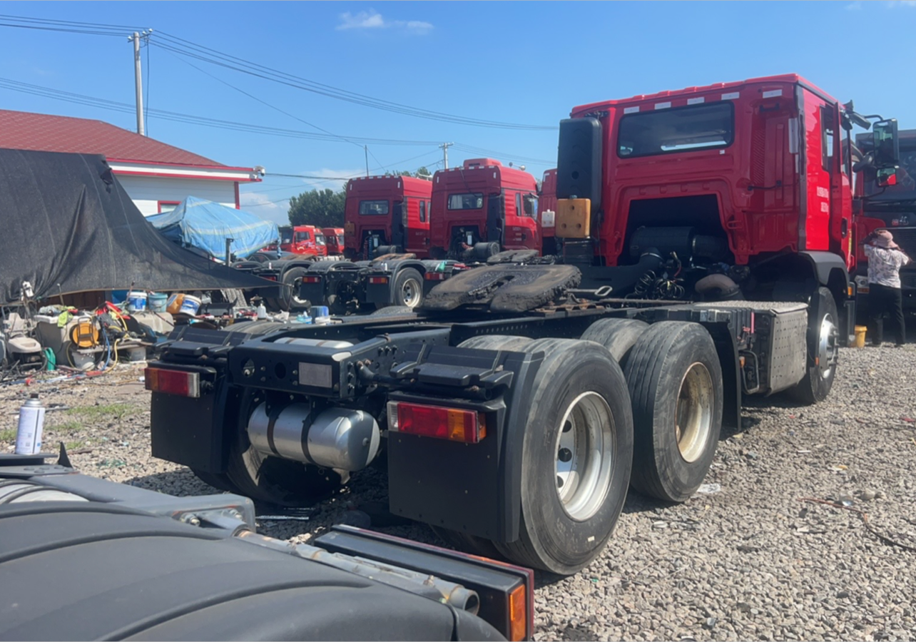 陕汽 德龙M3000S 460马力 6×4 牵引车 2
