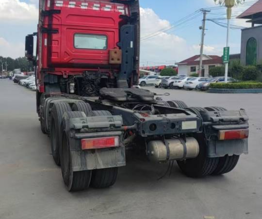 陕汽 德龙X5000 550马力 6×4 牵引车 2