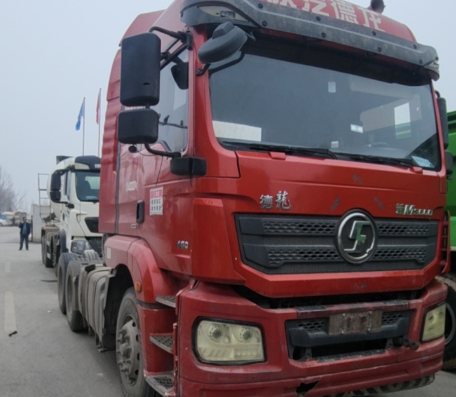 陕汽 德龙新M3000 460马力 6×4 牵引车