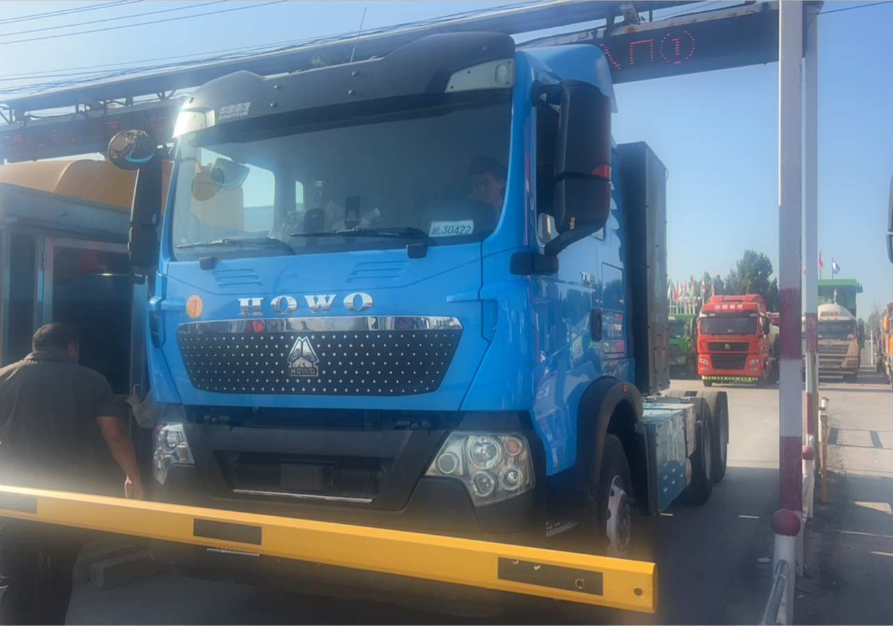 重汽豪沃 HOWO TX7 460马力 6×4 牵引车
