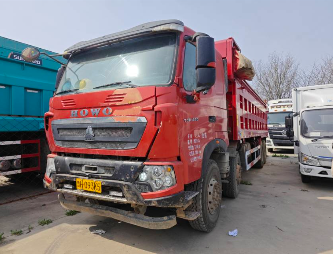 重汽豪沃 HOWO T7H 440马力 8×4 自卸车