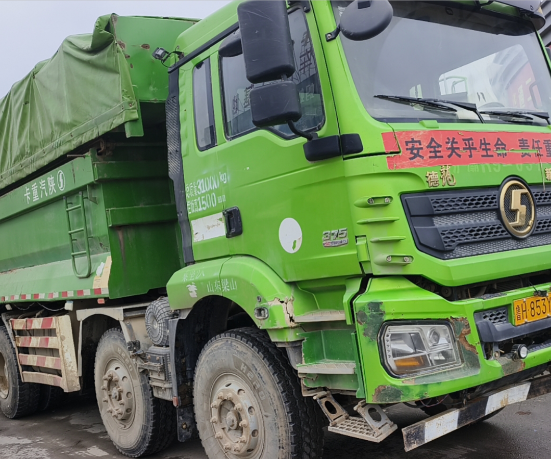 陕汽 德龙新M3000 375马力 8×4 自卸车