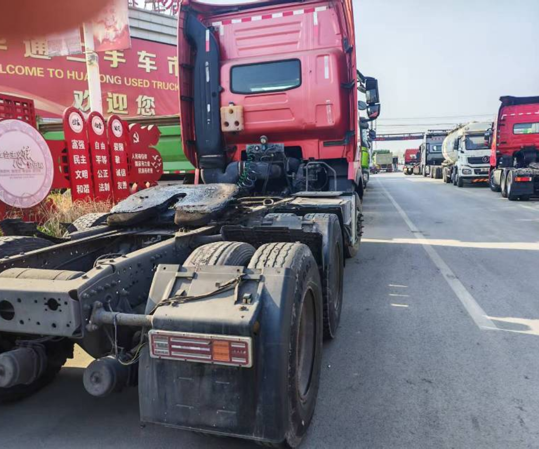 重汽豪沃 HOWO TH7 440马力 6×4 牵引车 2