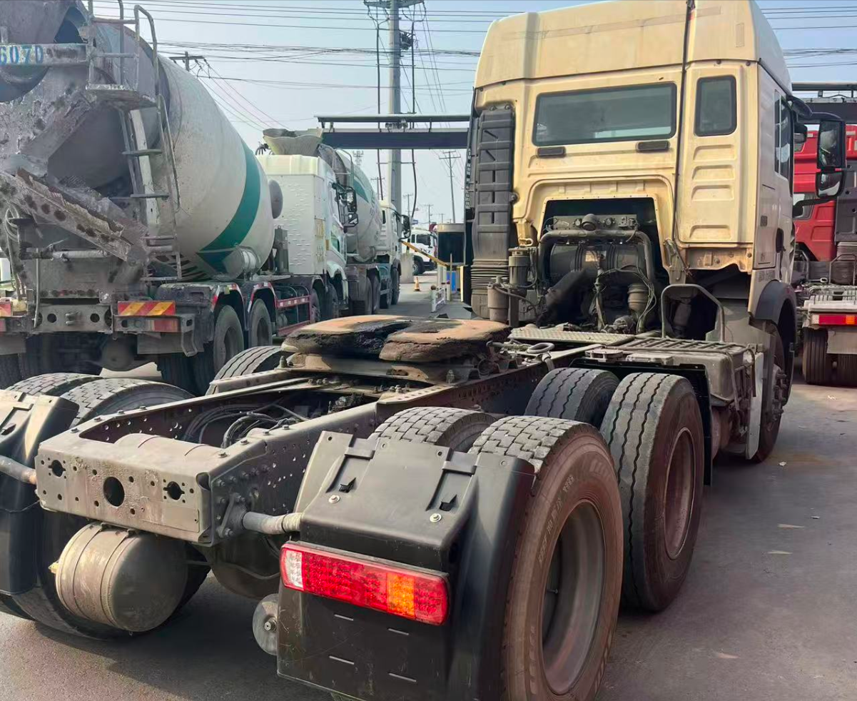 重汽豪沃 HOWO TX 460马力 6×4 牵引车 2