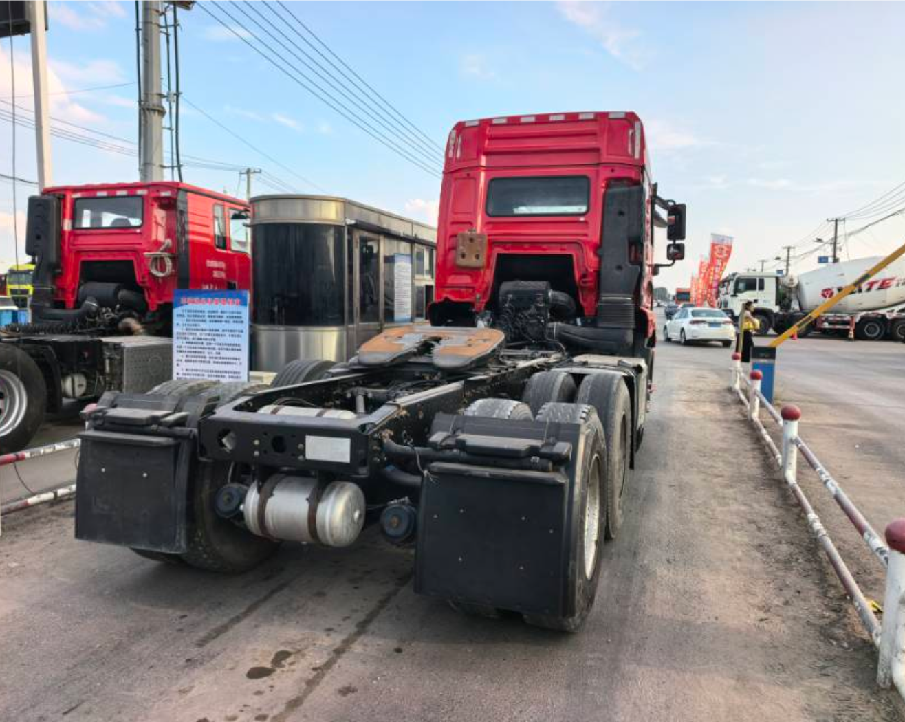 陕汽 德龙M3000S 460马力 6×4 牵引车 2
