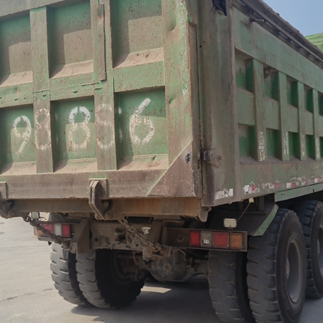 陕汽 德龙X3000 430马力 6×4 自卸车 2