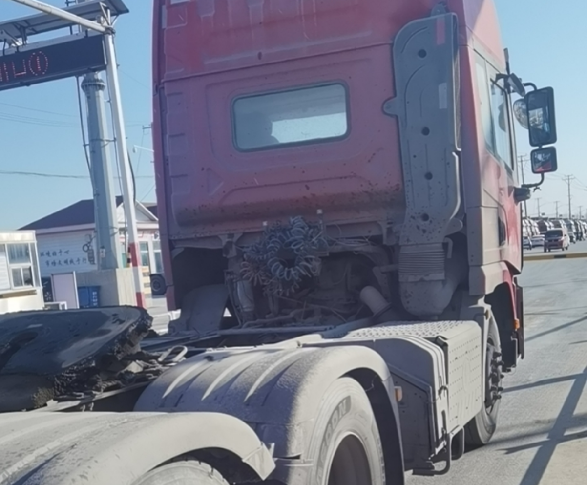 陕汽 德龙X5000 480马力 6×4 牵引车 2