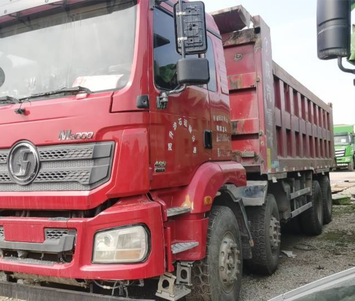 陕汽 德龙新M3000 400马力 8×4 自卸车
