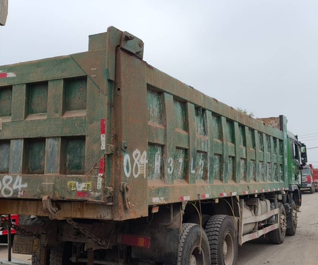 陕汽 德龙X3000 430马力 8×4 自卸车 2
