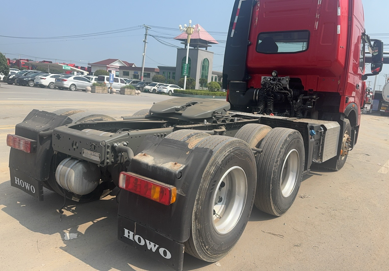 重汽豪沃 HOWO TH7 480马力 6×4 牵引车 2