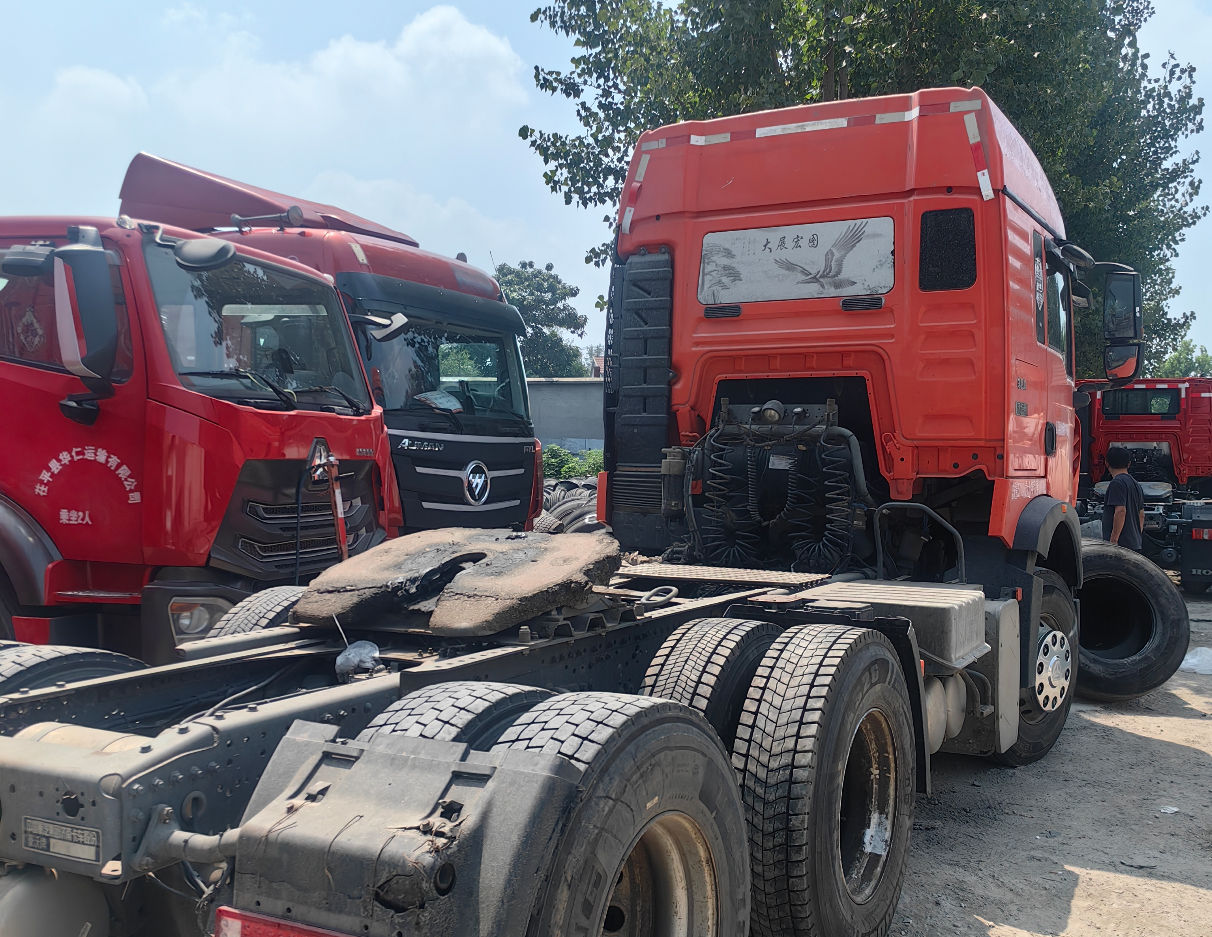 重汽豪沃 HOWO TX 460马力 6×4 牵引车 2