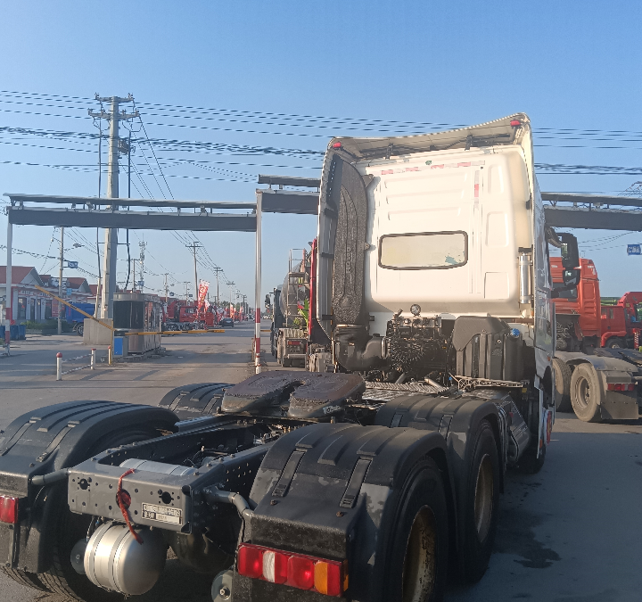重汽豪沃 HOWO TH7 570马力 6×4 牵引车 2