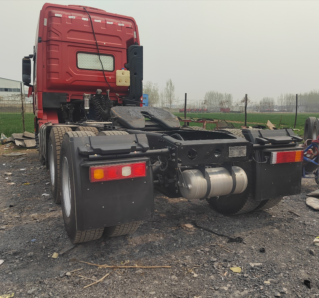 陕汽 德龙X3000 490马力 6×4 牵引车 2