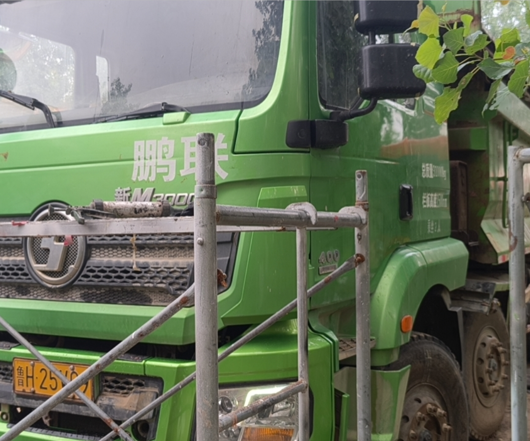 陕汽 德龙新M3000 400马力 8×4 自卸车