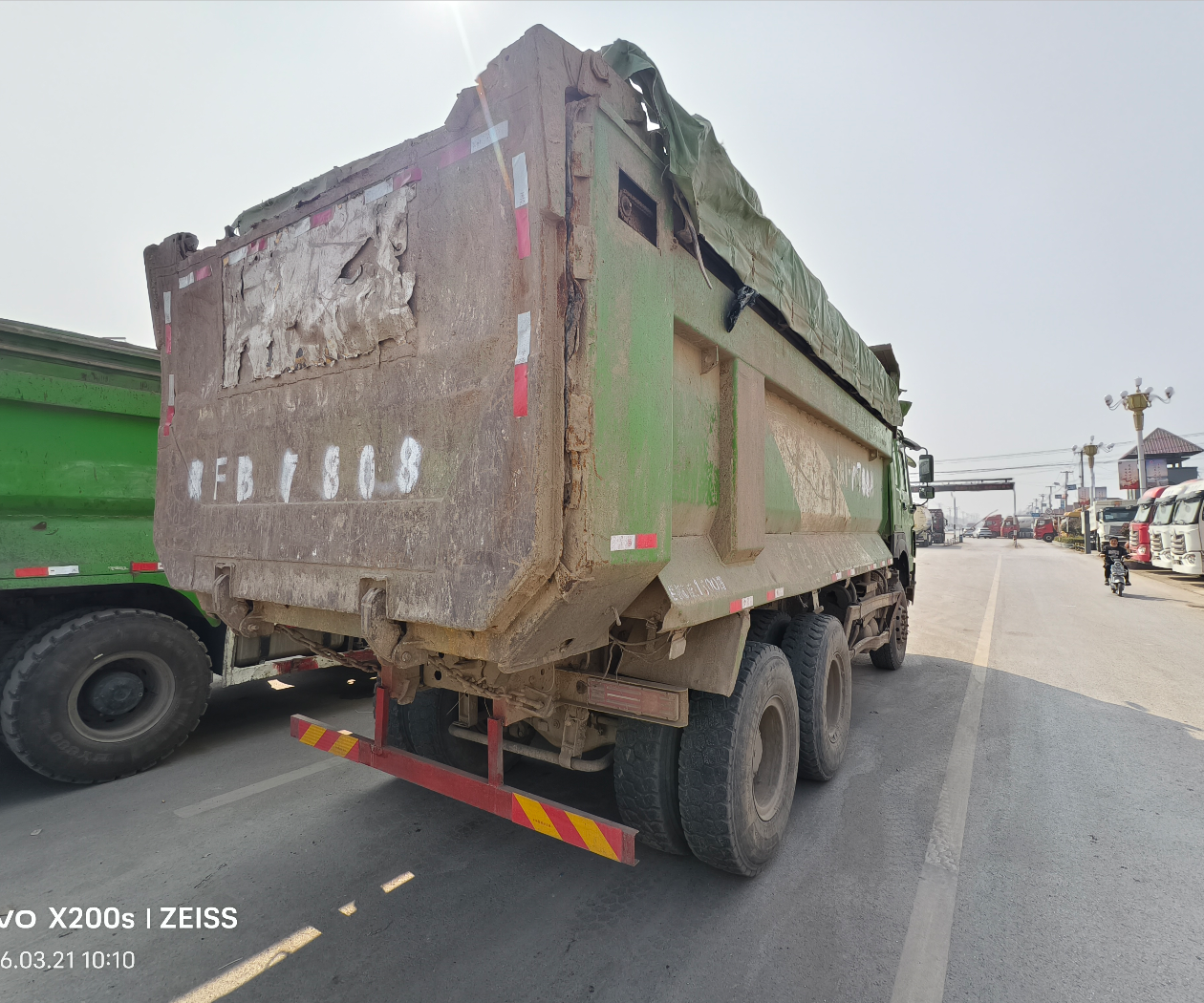 重汽豪沃 HOWO 380马力 8×2 自卸车 2