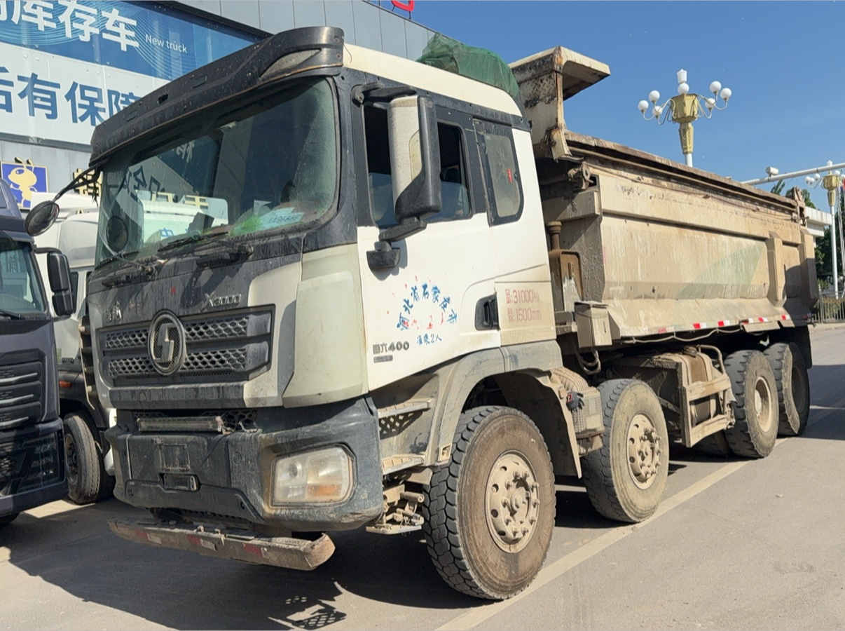 陕汽 德龙X3000 400马力 8×4 自卸车