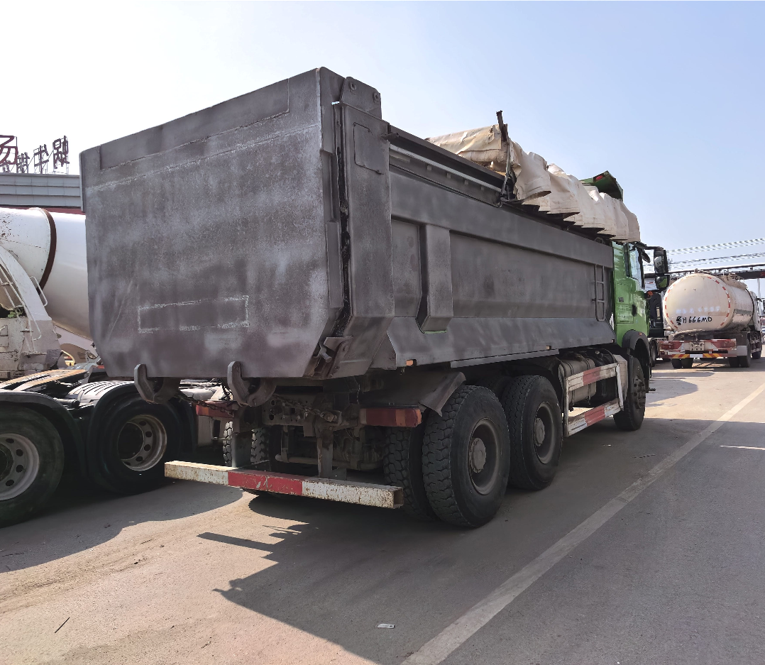 重汽豪沃 HOWO TX 400马力 6×2 自卸车 2