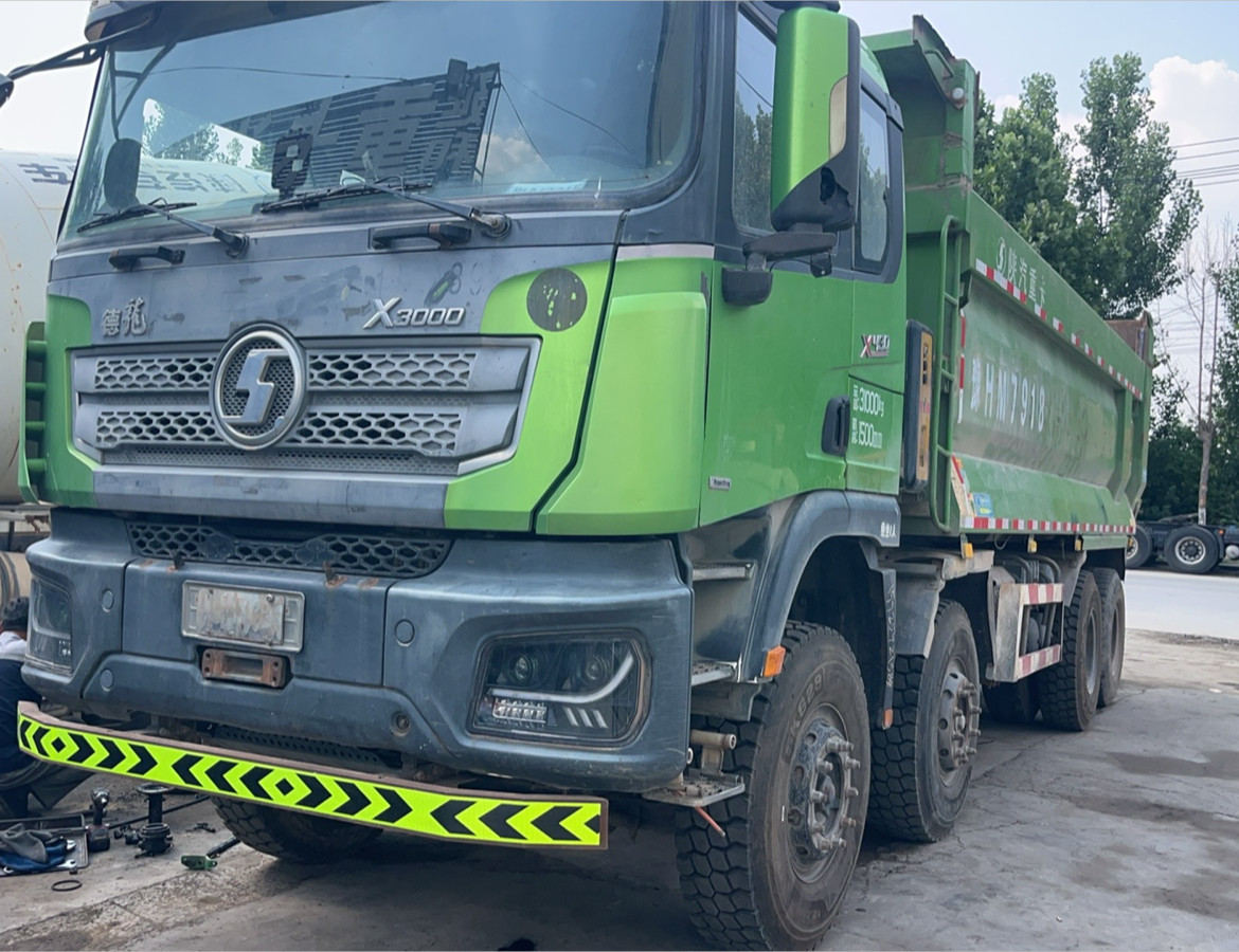 陕汽 德龙X3000 430马力 8×4 自卸车