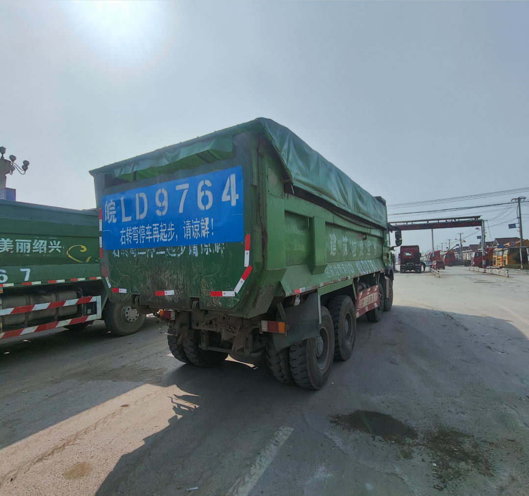 重汽豪沃 HOWO TX 400马力 8×4 自卸车 2