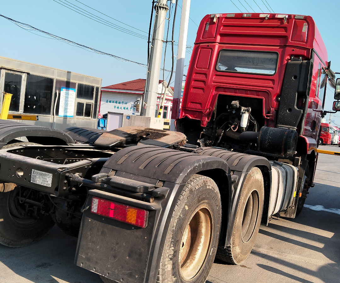 陕汽 德龙M3000 430马力 6×4 牵引车 2