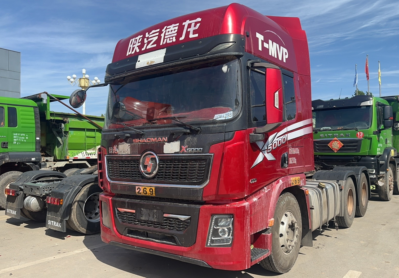 陕汽 德龙X5000 480马力 6×4 牵引车