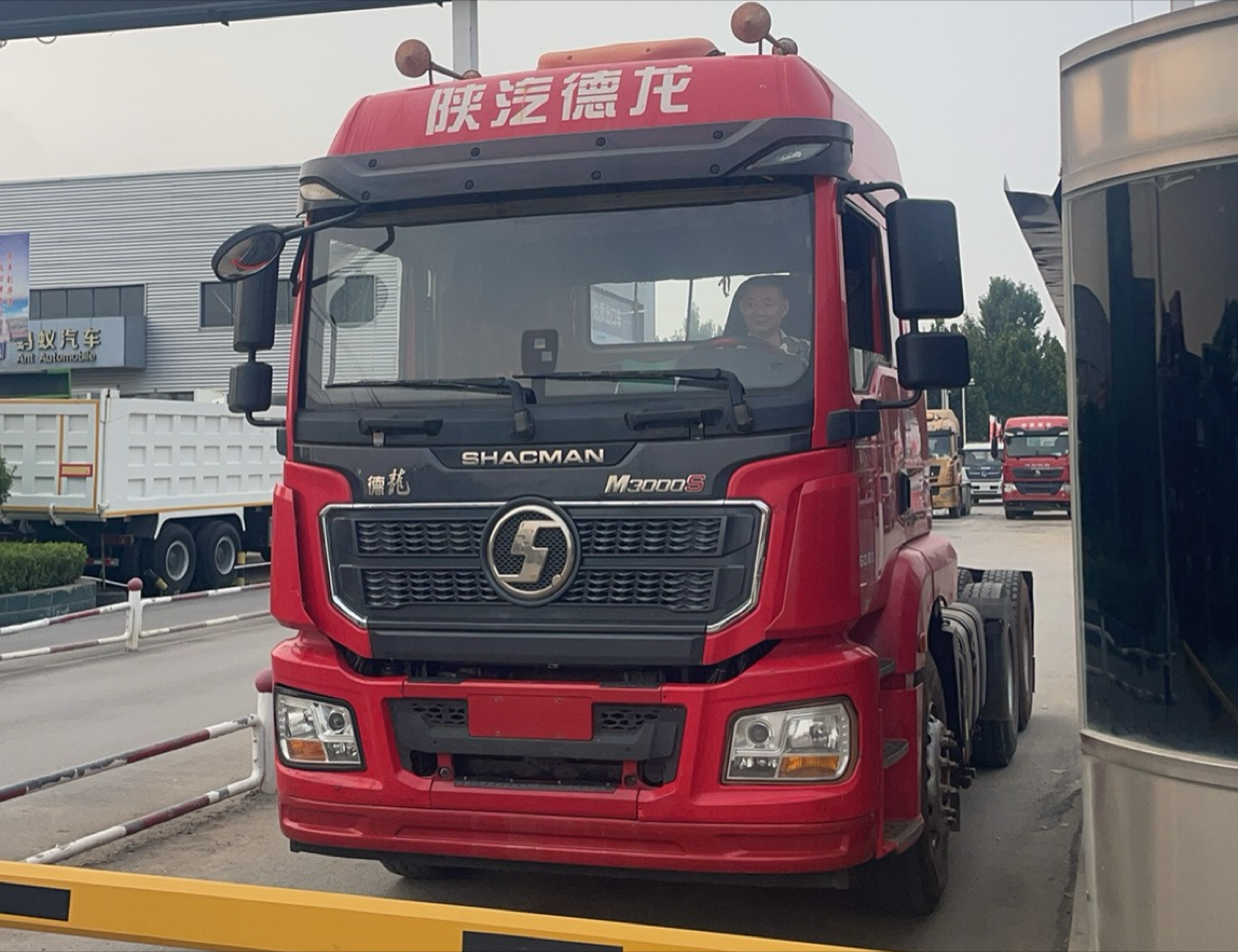 陕汽 德龙M3000S 460马力 6×4 牵引车