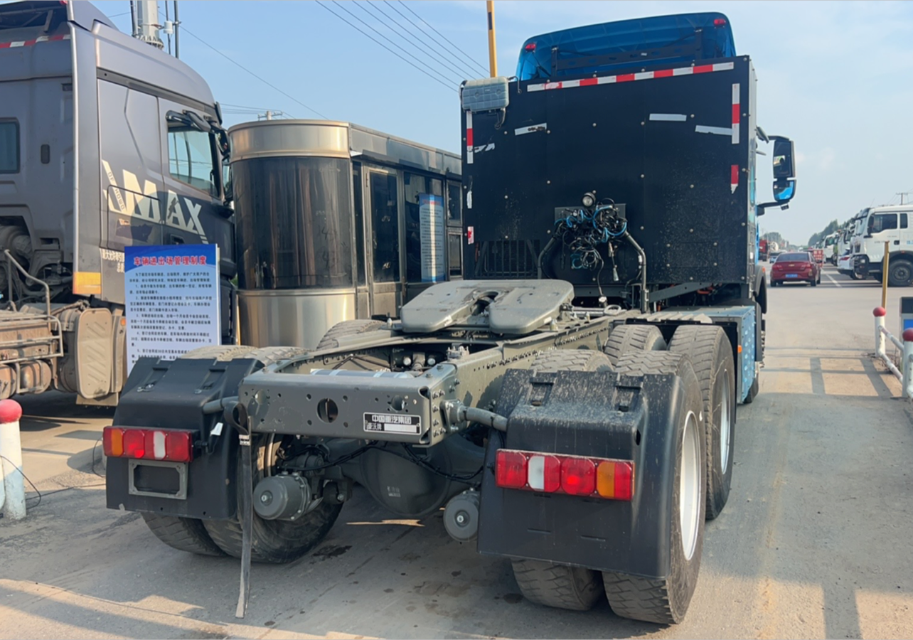 重汽豪沃 HOWO TX7 460马力 6×4 牵引车 2