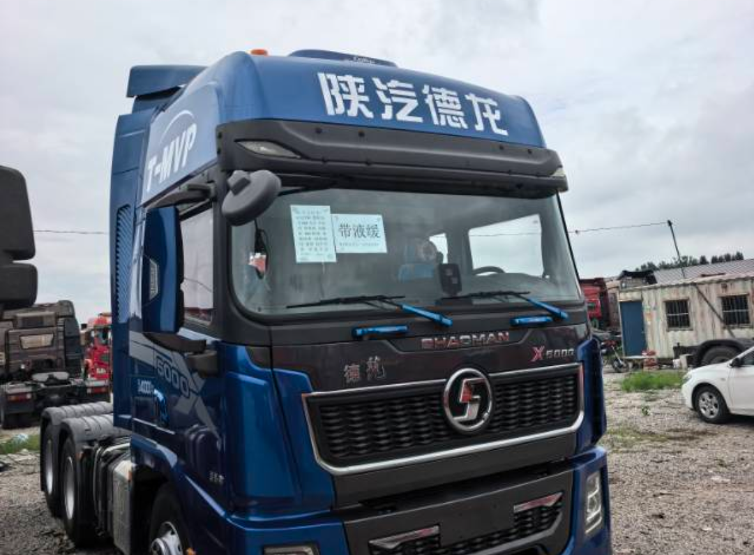 陕汽 德龙X5000 550马力 6×4 牵引车 2