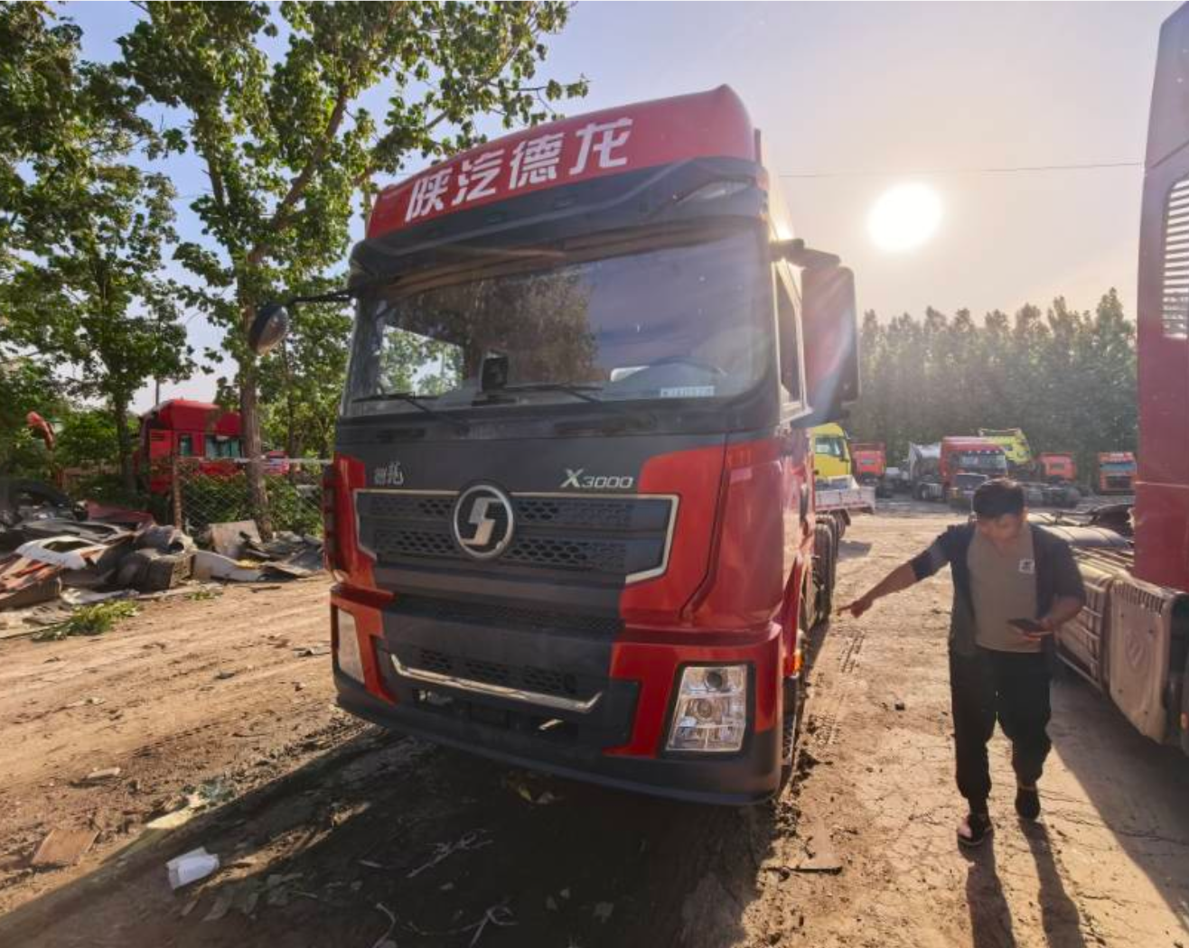陕汽 德龙X3000 460马力 6×4 牵引车 2