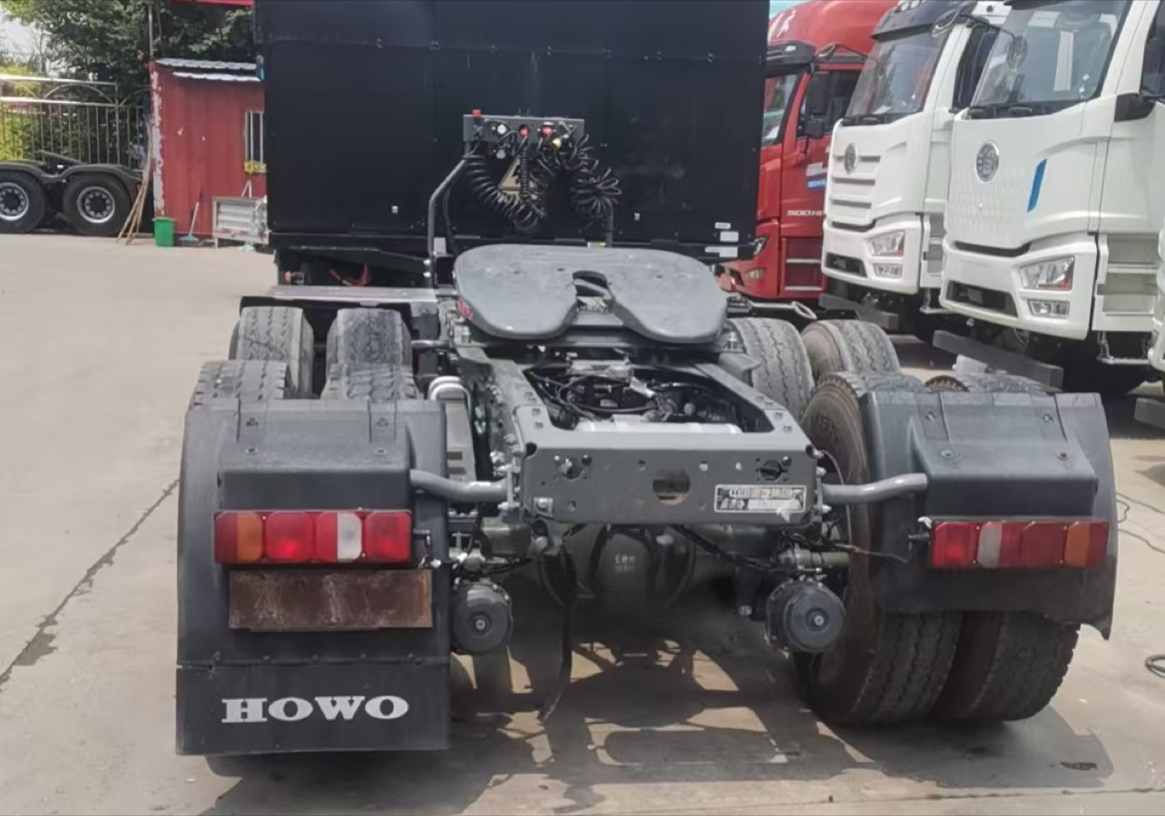 重汽豪沃 HOWO T7H 460马力 6×4 牵引车 2
