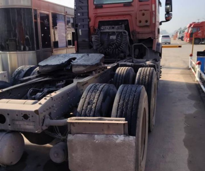 重汽豪沃 HOWO TX7 460马力 6×4 牵引车 2