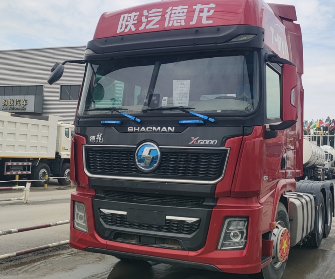 陕汽 德龙X5000 460马力 6×4 牵引车
