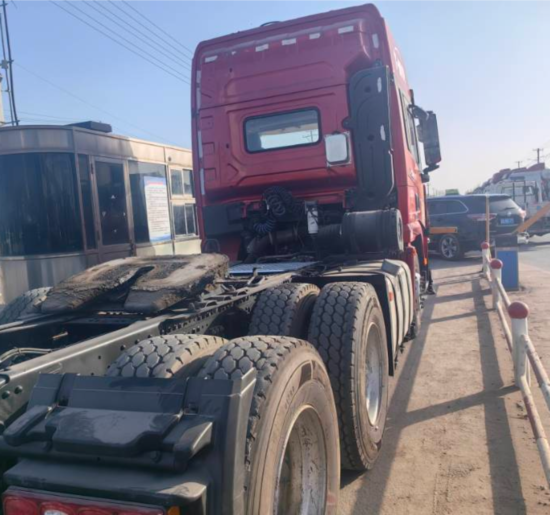 陕汽 德龙新M3000 460马力 6×4 牵引车 2