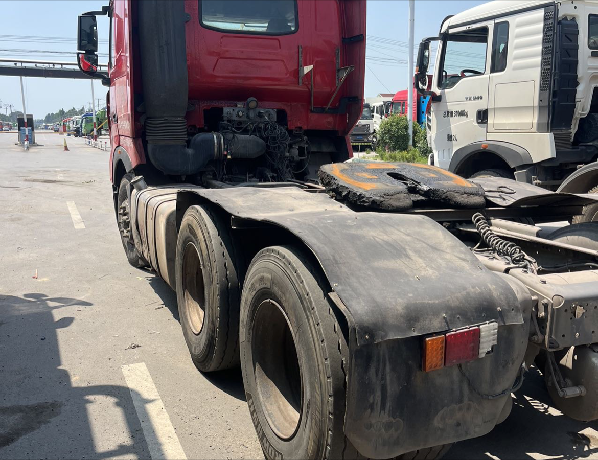 重汽豪沃 HOWO T7H重卡 460马力 6×4 牵引车 2