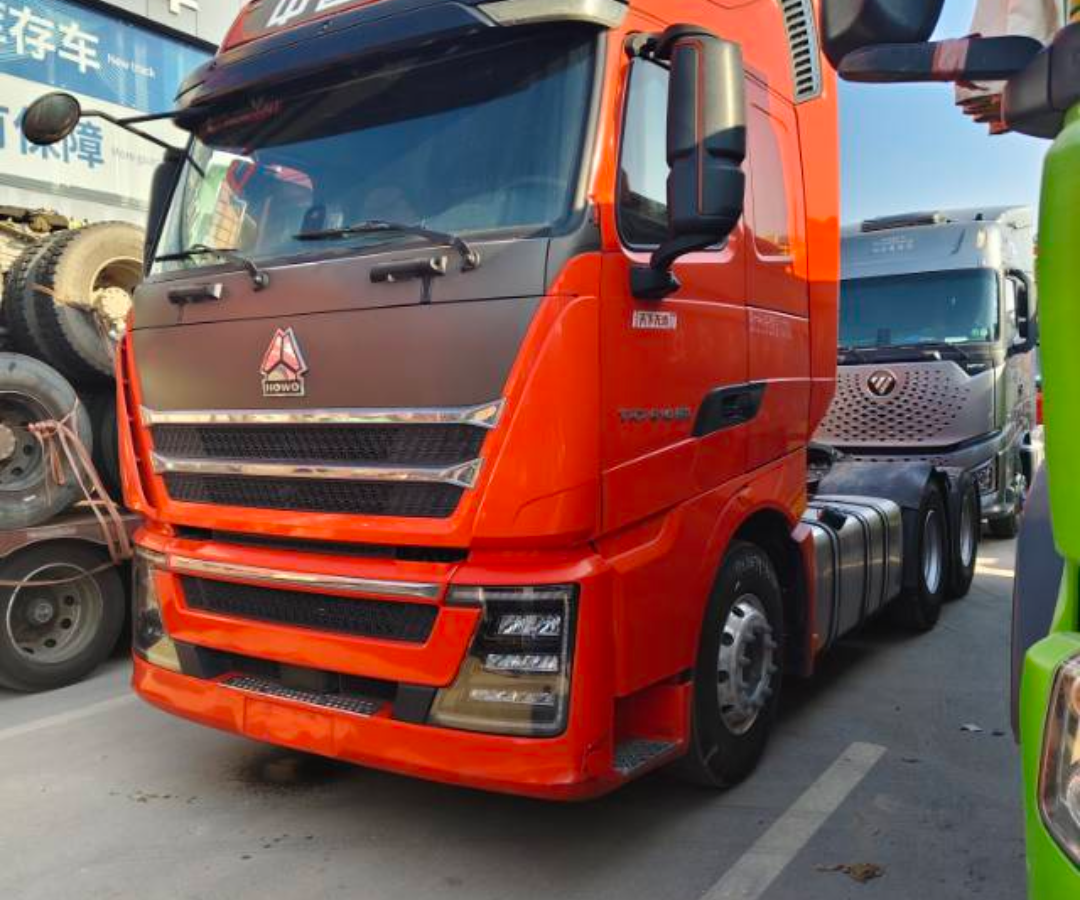 重汽豪沃 HOWO T7H 610马力 6×4 牵引车