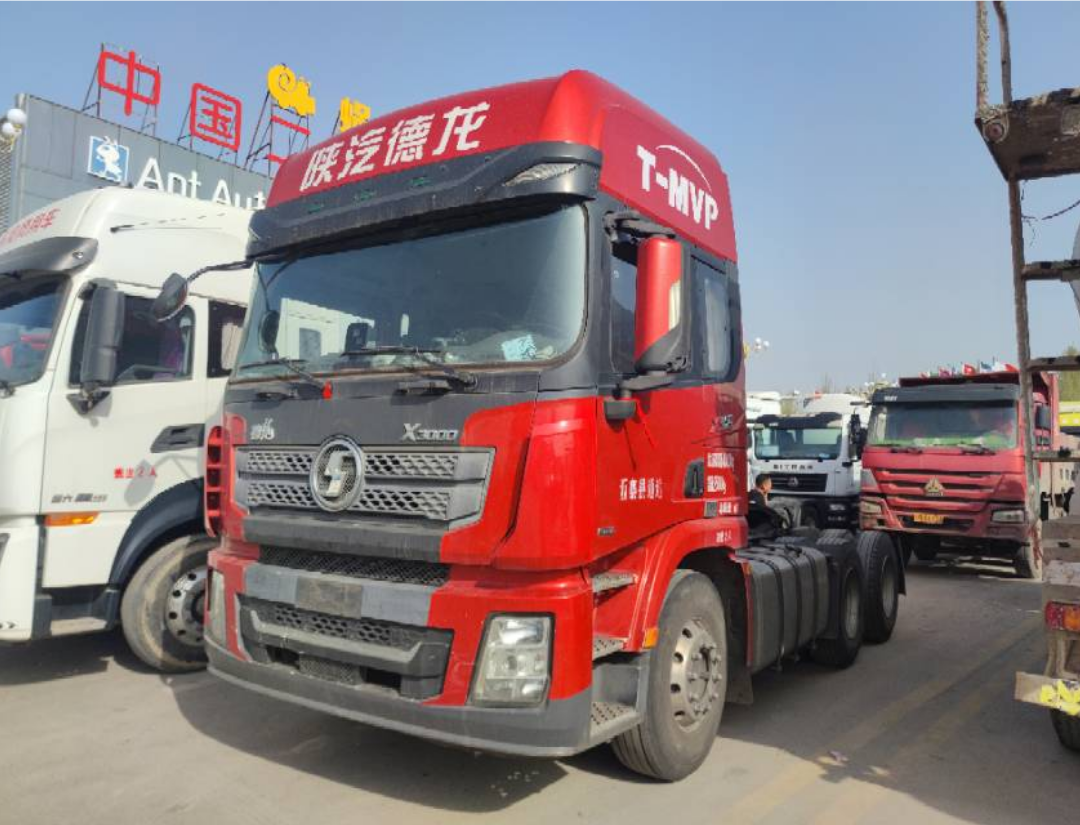陕汽 德龙X3000 490马力 6×4 牵引车