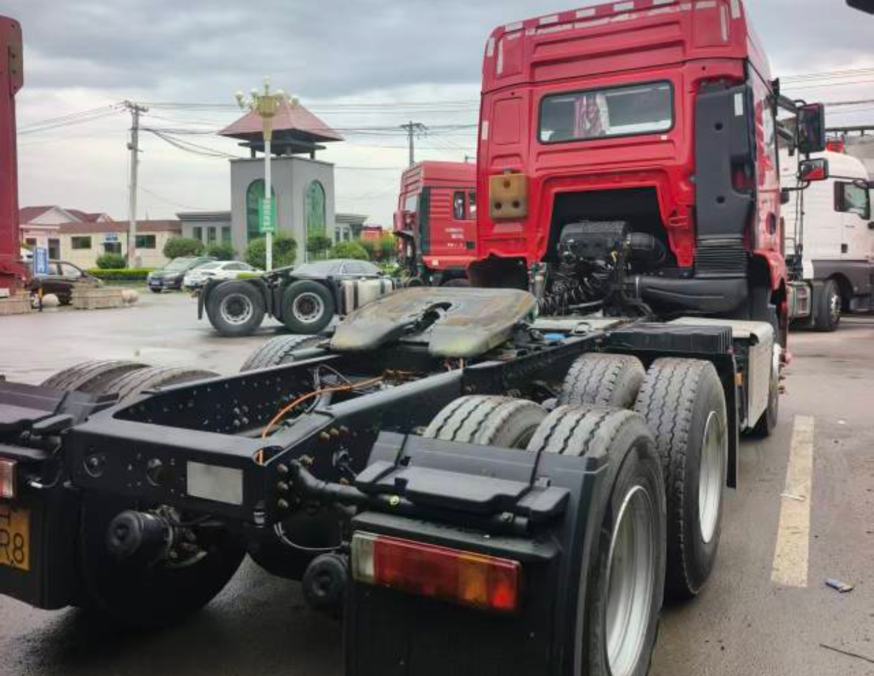 陕汽 德龙新M3000 460马力 6×4 牵引车 2