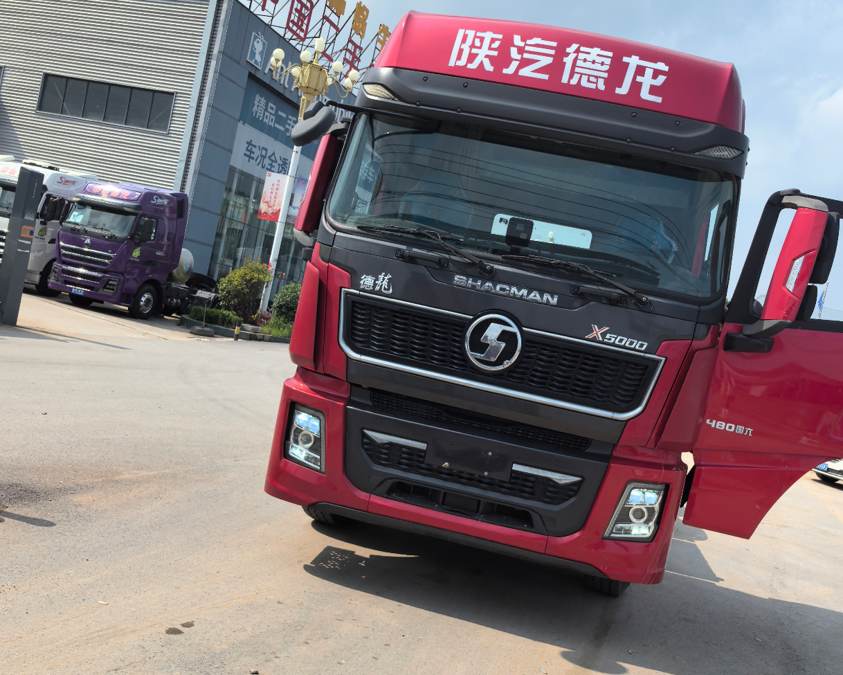 陕汽 德龙X5000 480马力 6×4 牵引车