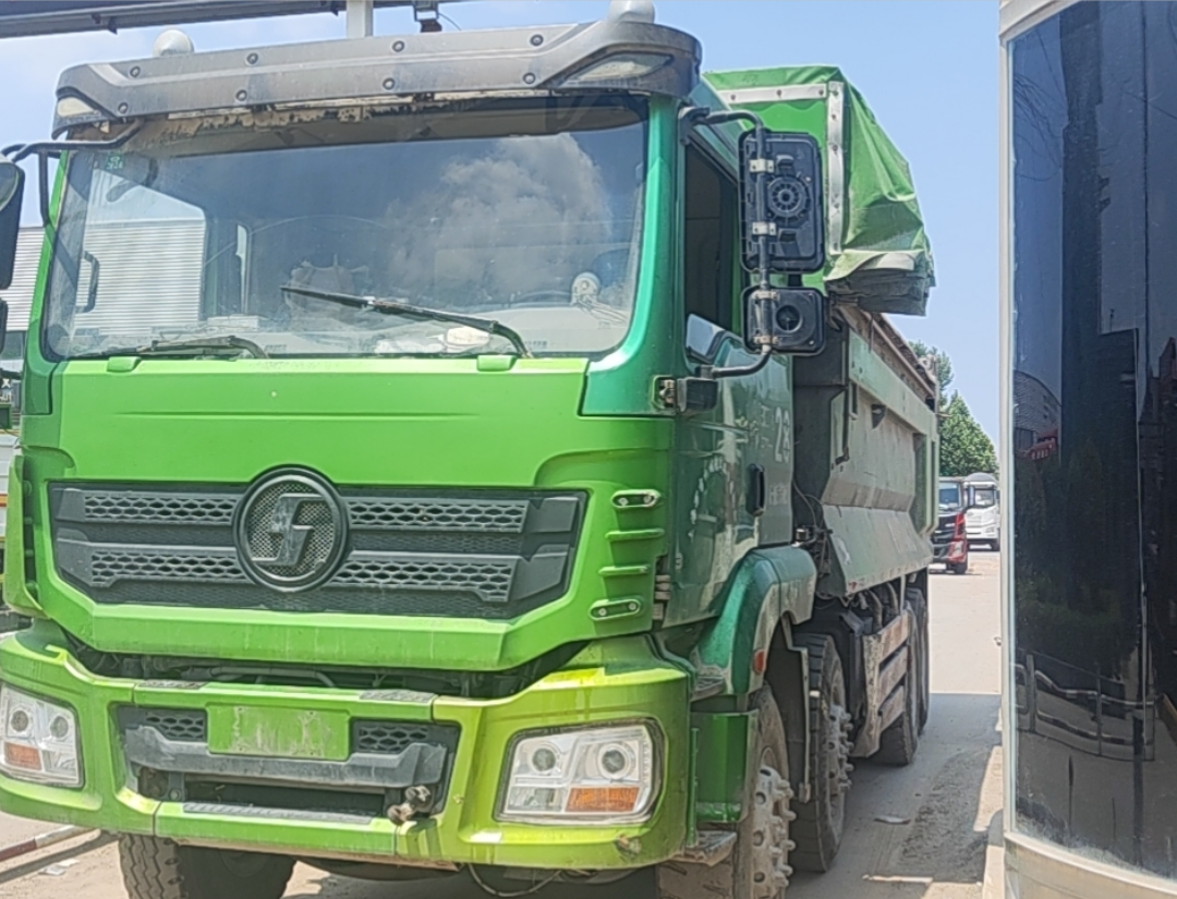 陕汽 德龙新M3000 350马力 8×4 自卸车