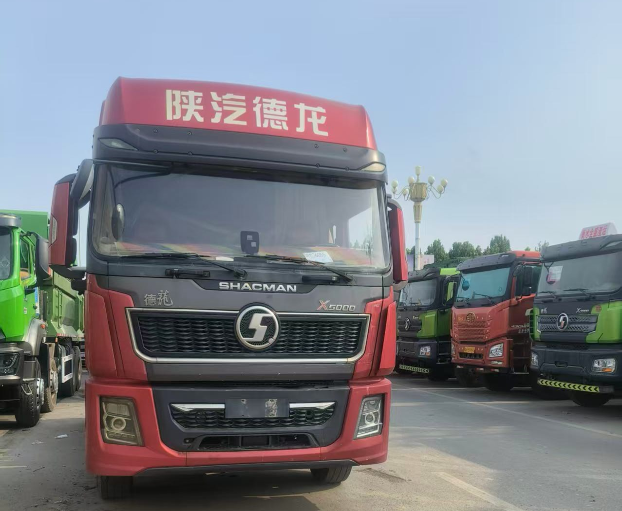陕汽 德龙X5000 550马力 6×4 牵引车