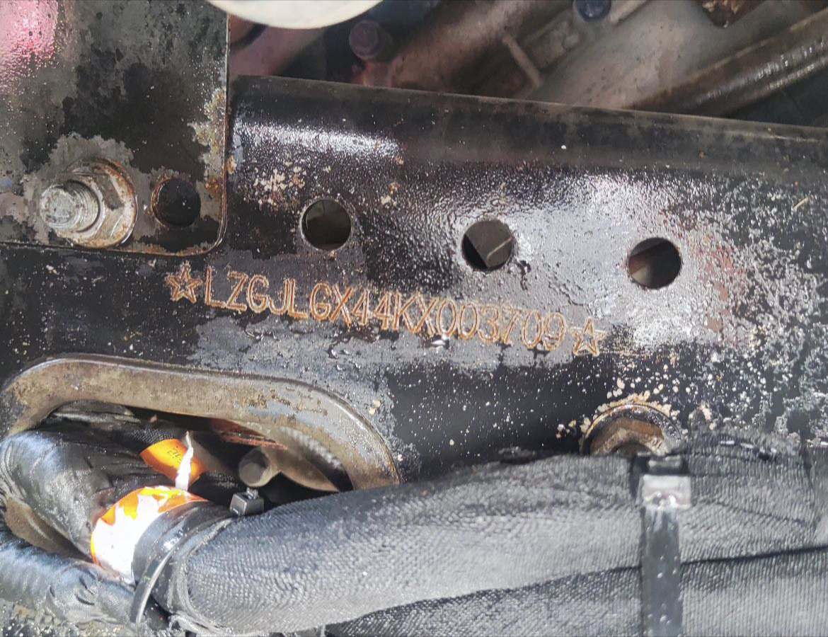 陕汽 德龙新M3000 460马力 6×4 牵引车 3