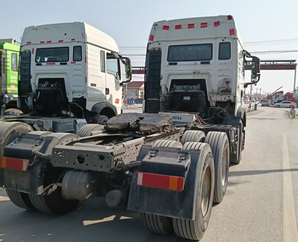 重汽豪沃 HOWO TX 460马力 6×4 牵引车 2