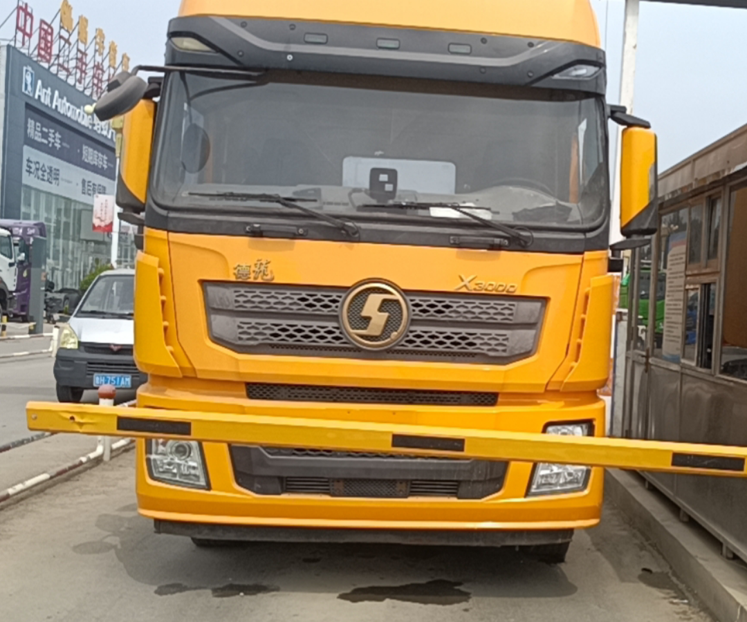 陕汽 德龙X3000 480马力 4×2 牵引车