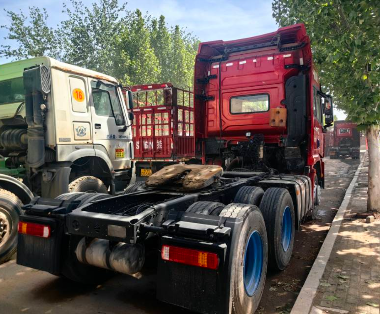 陕汽 德龙X3000 460马力 6×4 牵引车 2