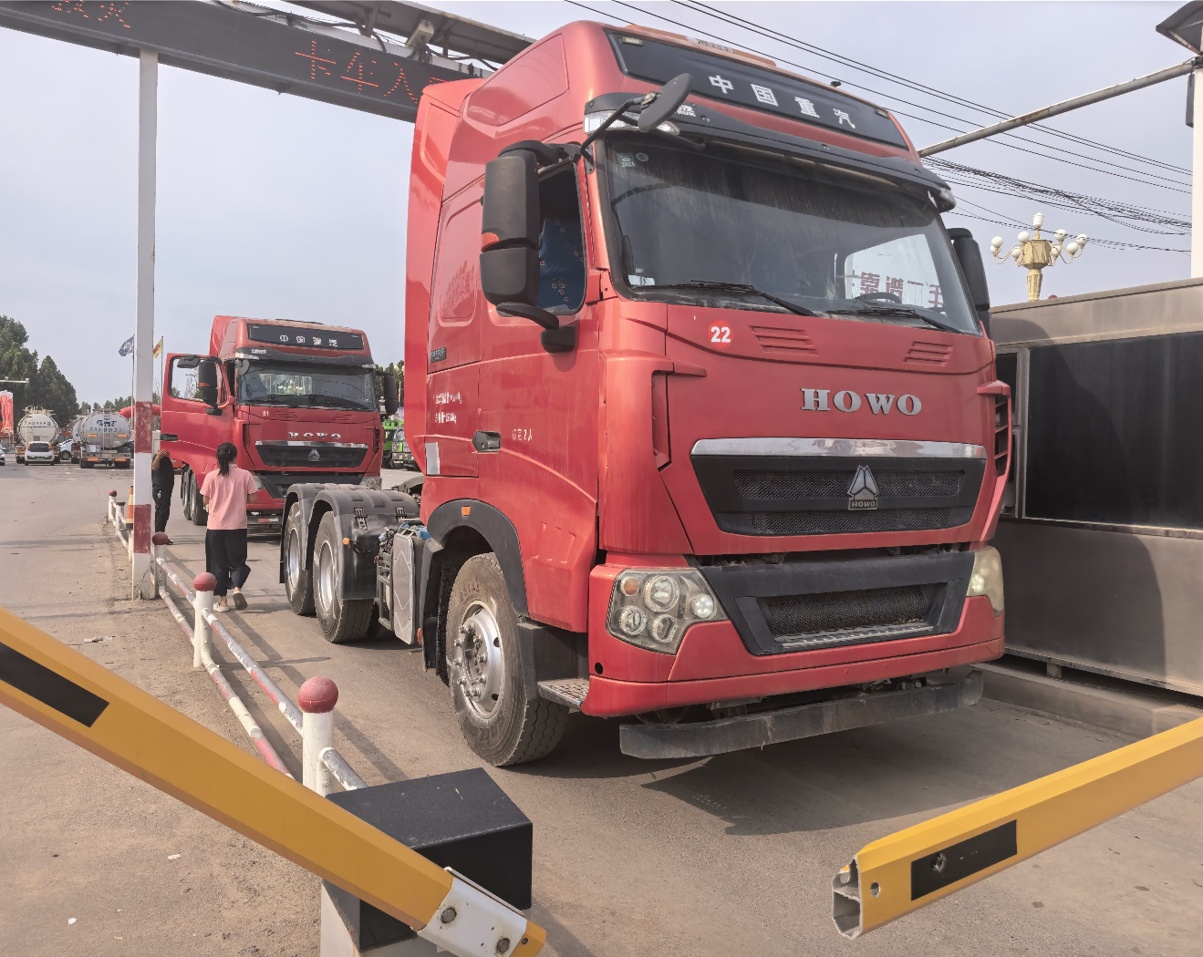 重汽豪沃 HOWO T7H 460马力 8×2 牵引车