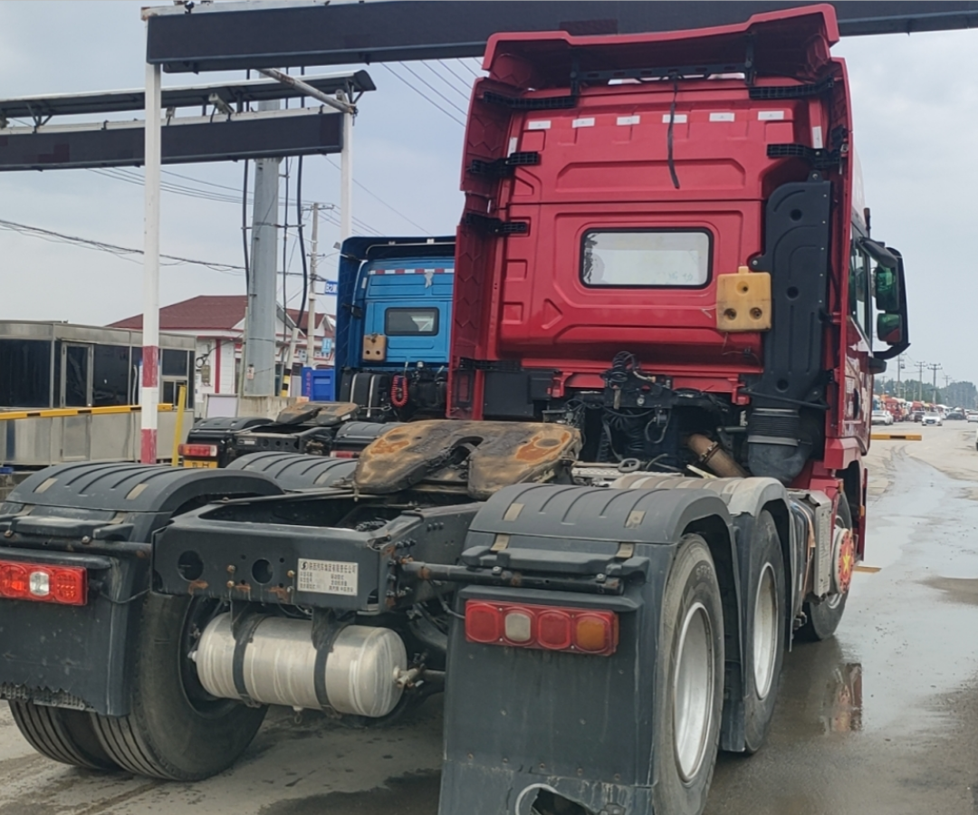 陕汽 德龙X5000 460马力 6×4 牵引车 2